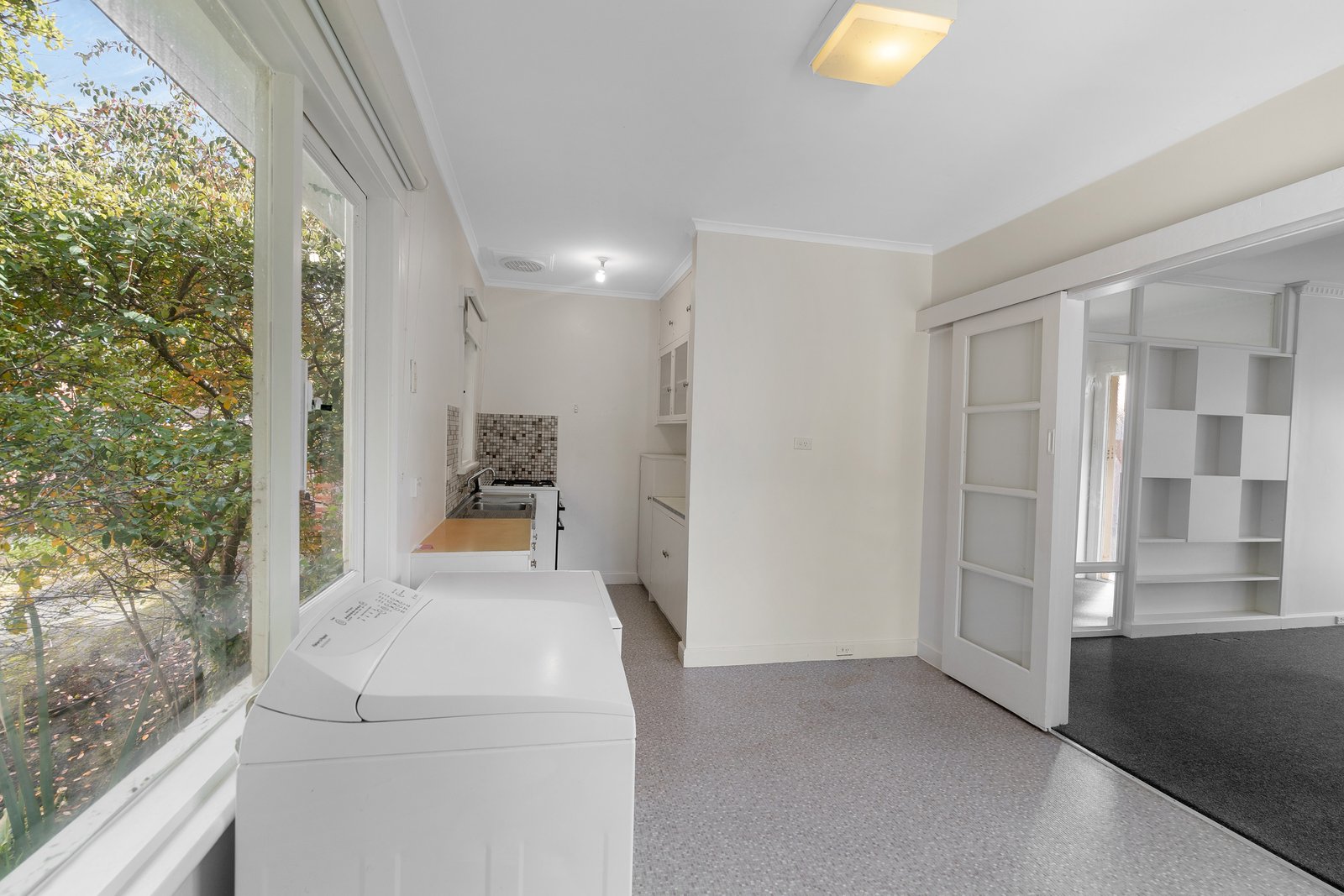 2/9 Dewrang Place MOUNT STUART 8