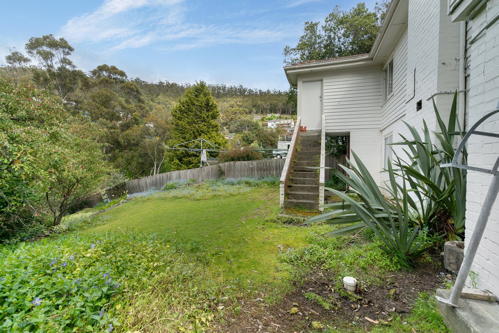 2/9 Dewrang Place MOUNT STUART 11