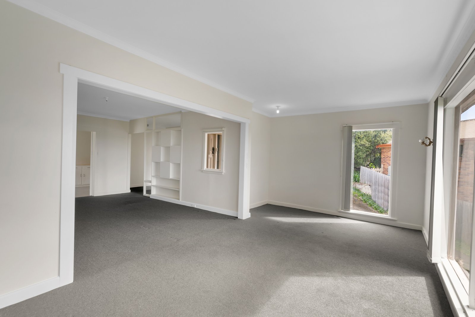 2/9 Dewrang Place MOUNT STUART 9