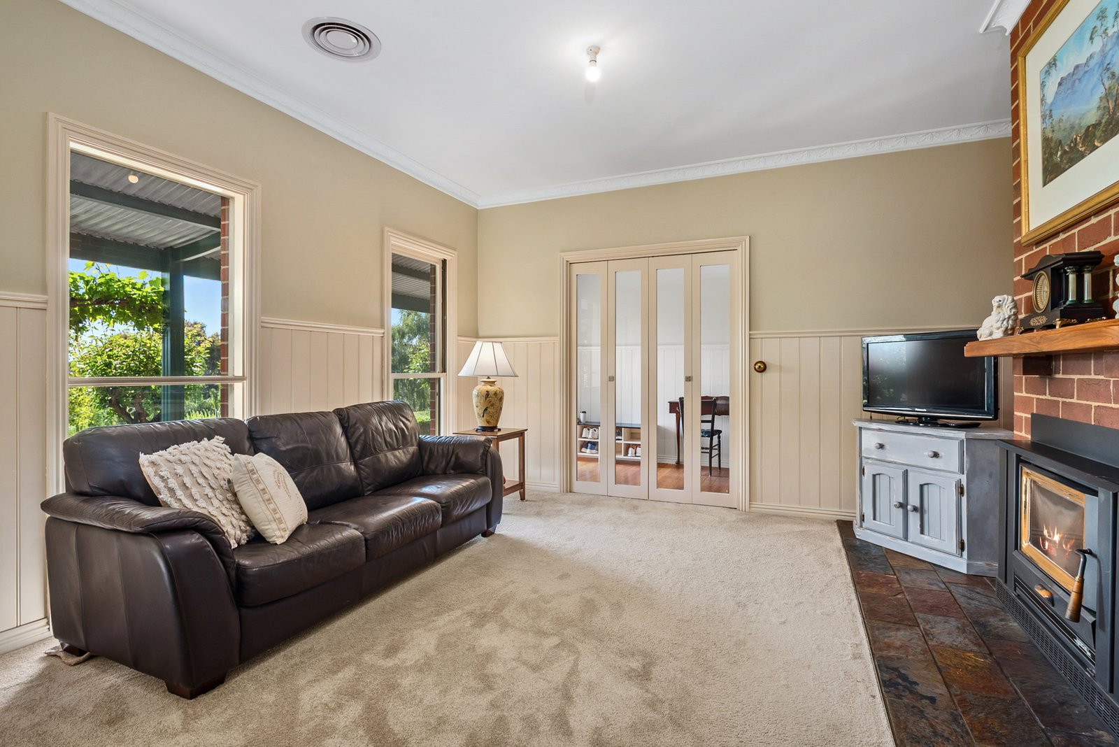 Real Estate and Property in 29 Dons Road, Newham, VIC