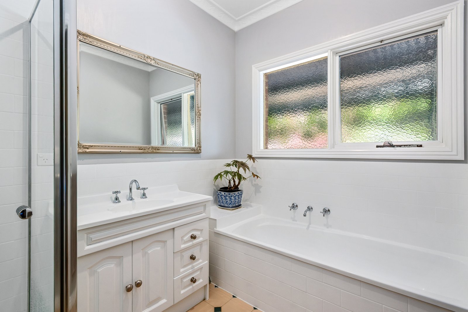 Real Estate and Property in 29 Dons Road, Newham, VIC