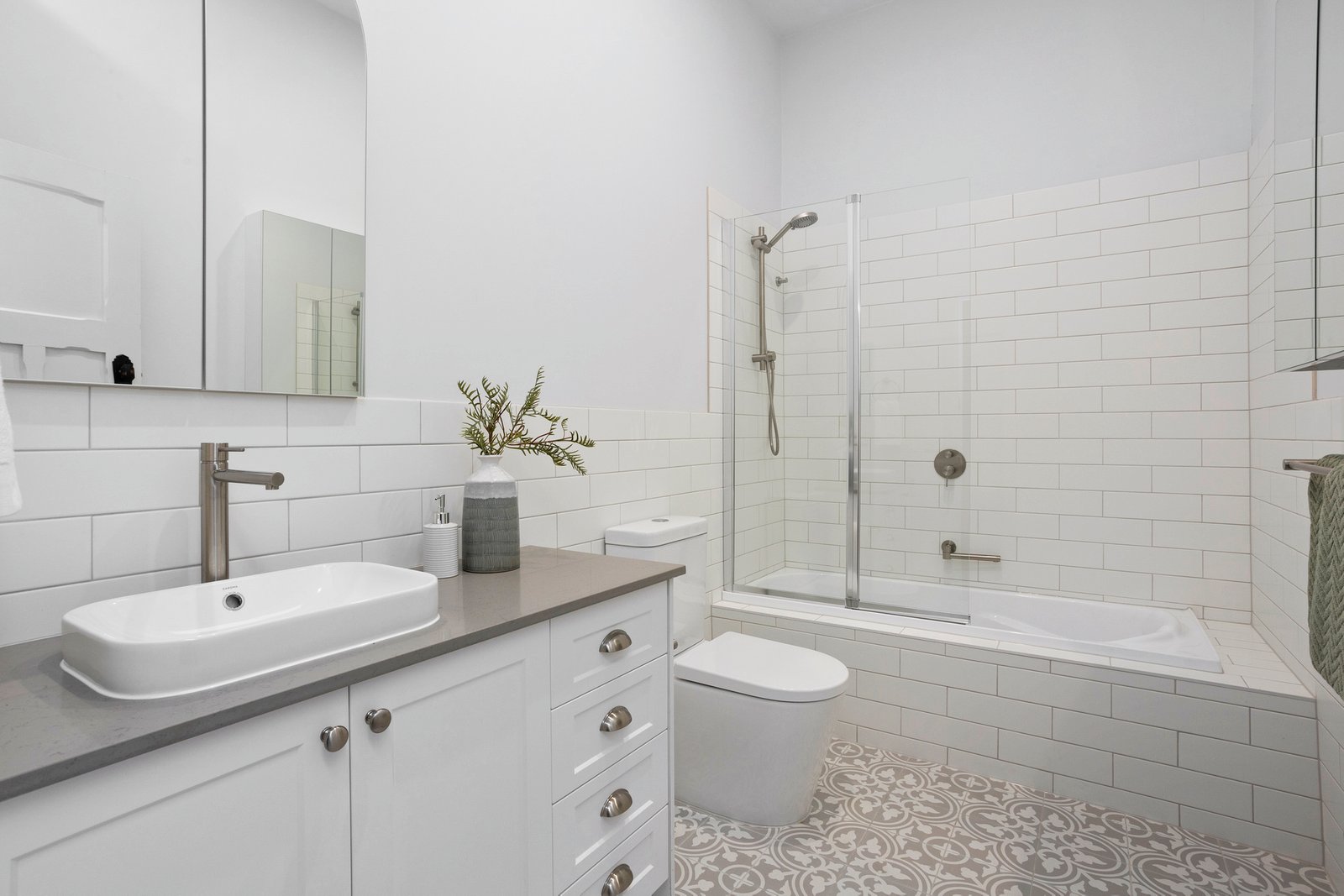 Real Estate and Property in 29 Dover Street, Caulfield South, VIC