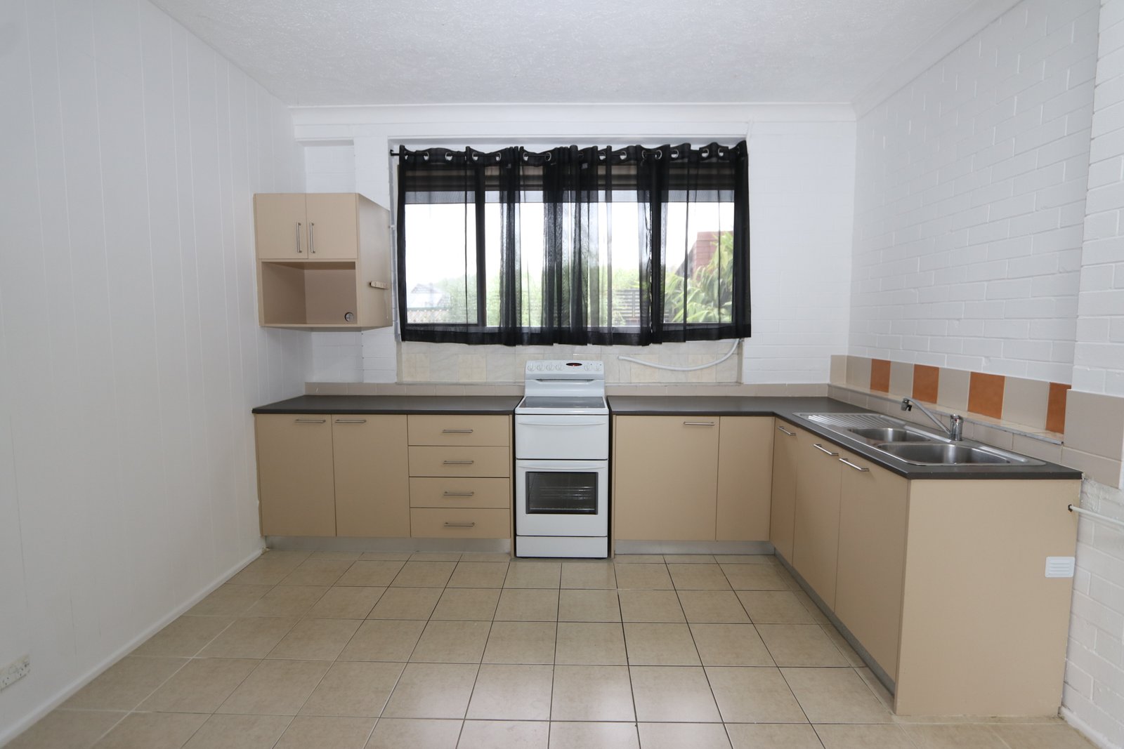 29 Dromana Crescent HELENSVALE 14