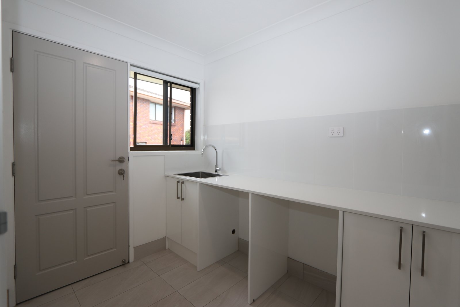 29 Dromana Crescent HELENSVALE 18