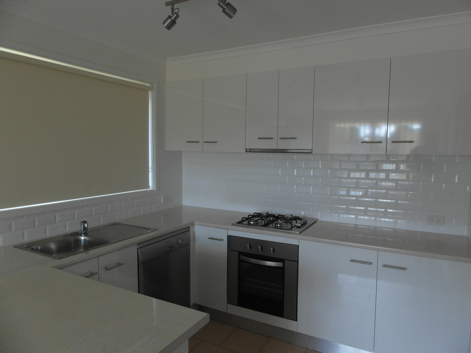 Gallery: 2/9 Drysdale Avenue