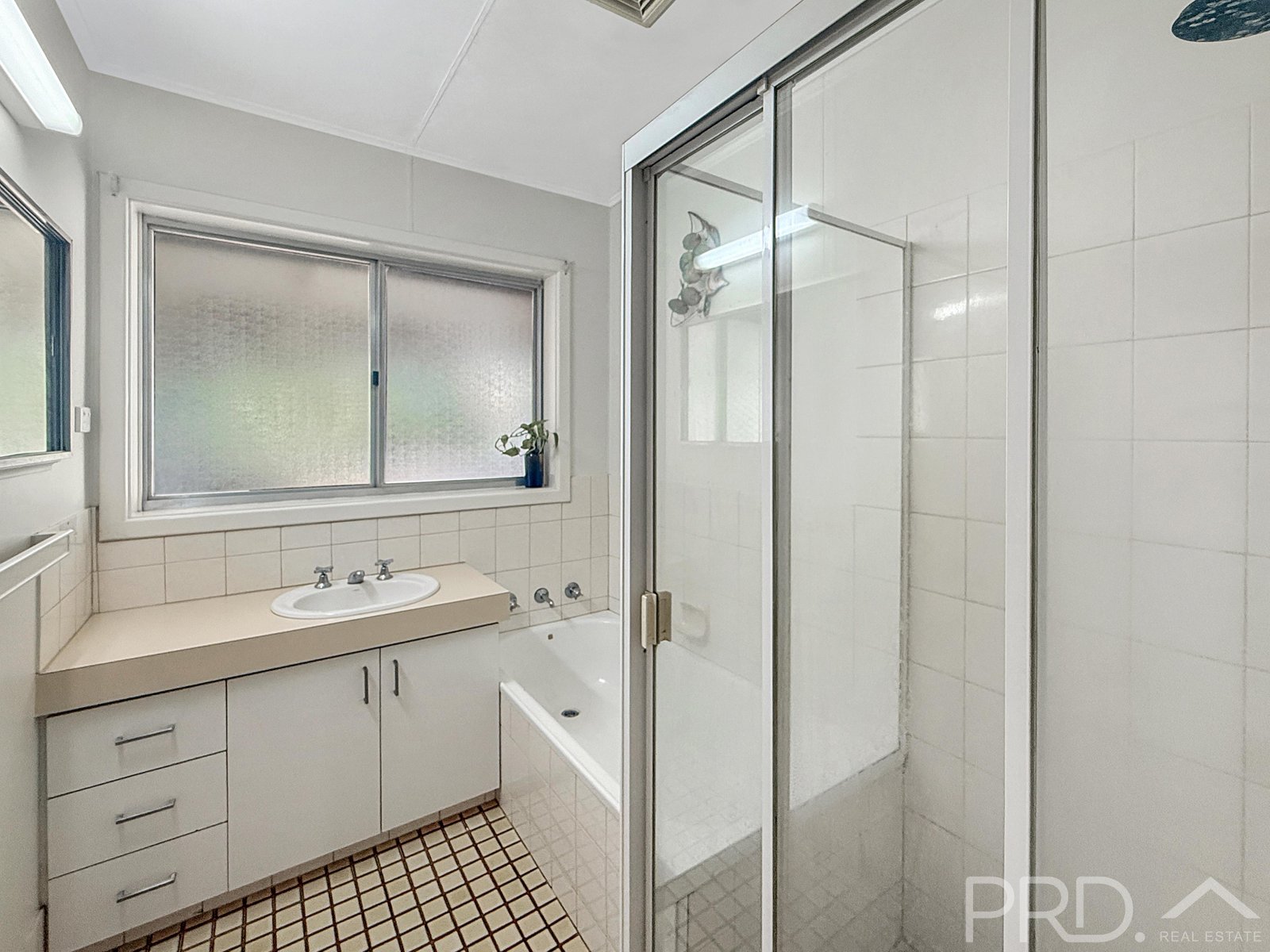 29 Emma Street BULGARRA 12
