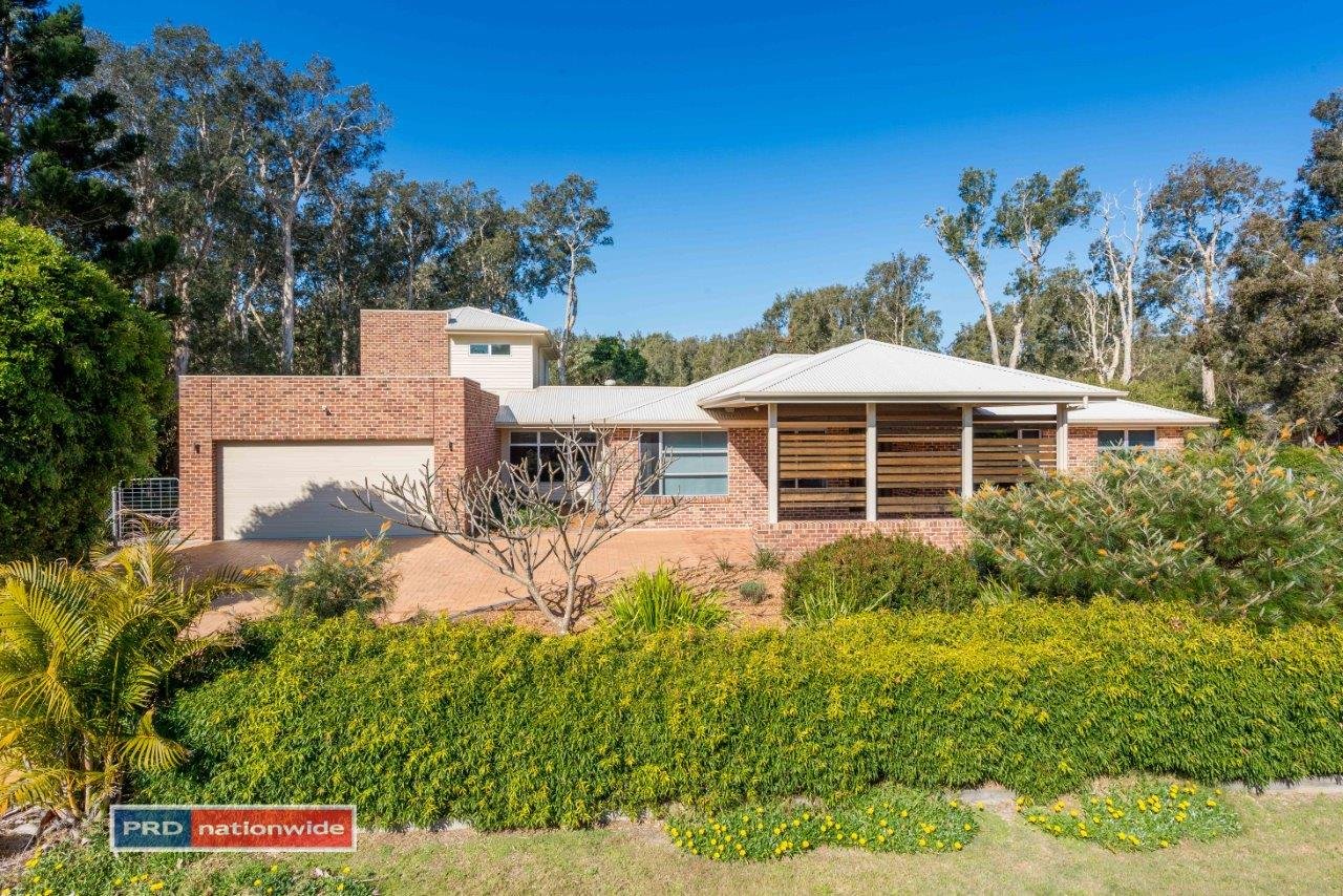 29 Eucalyptus Drive ONE MILE 13