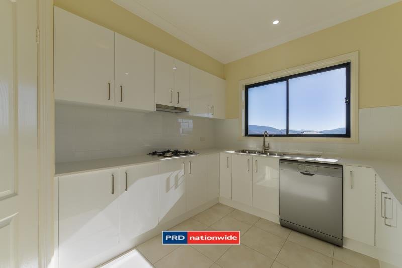 29 Falcon Drive TAMWORTH 2