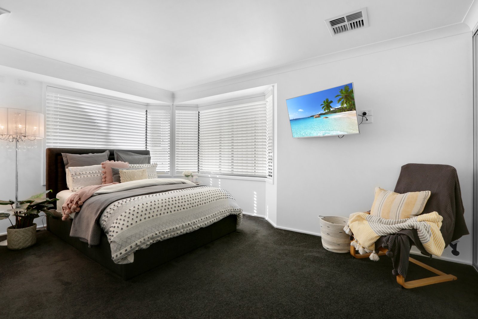 29 Felix Avenue HORSLEY 5