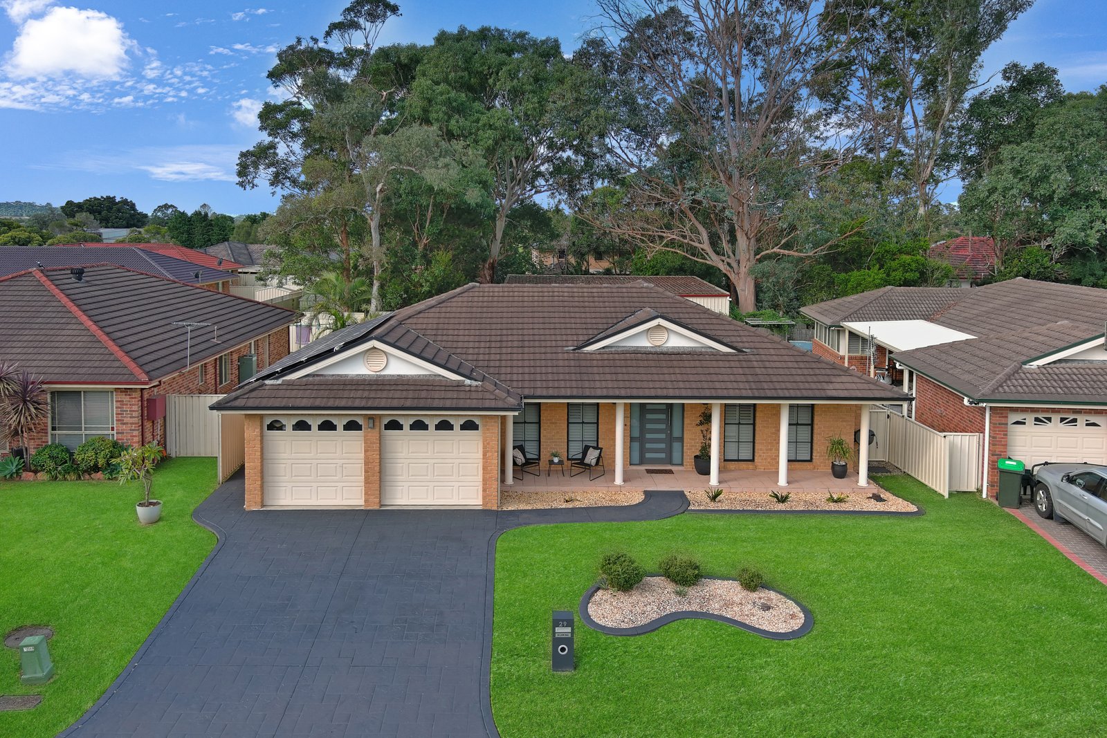 29 Felix Avenue HORSLEY 12