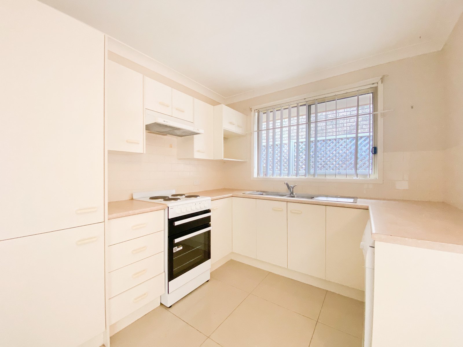 29 Government Rd  SHOAL BAY 3