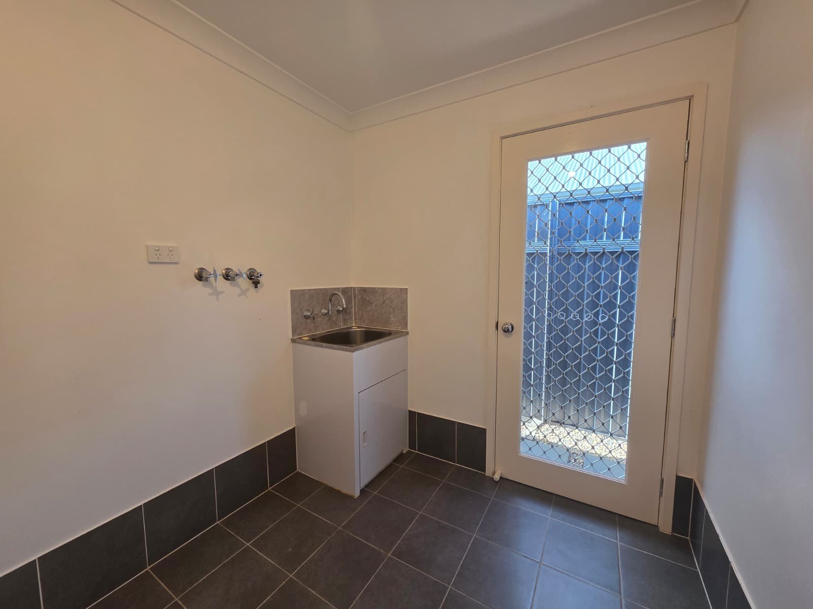 29 Greenhood Crescent DENHAM COURT 9