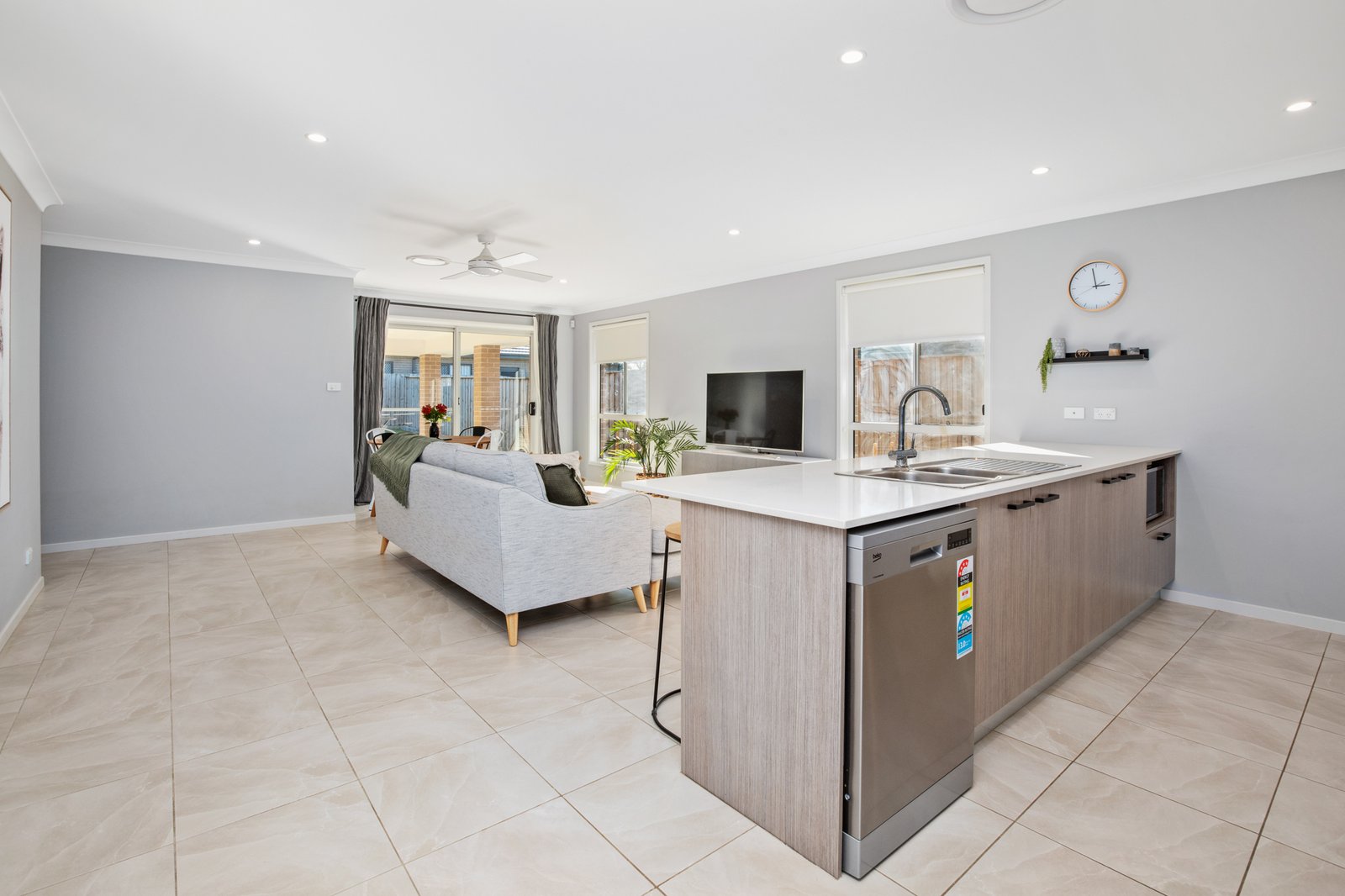 29 Harrop Parade THORNTON 8