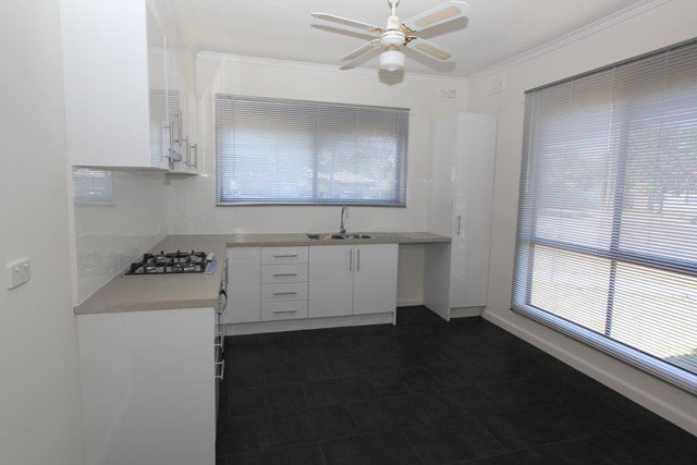 29 Hazel Road WENDOUREE 3