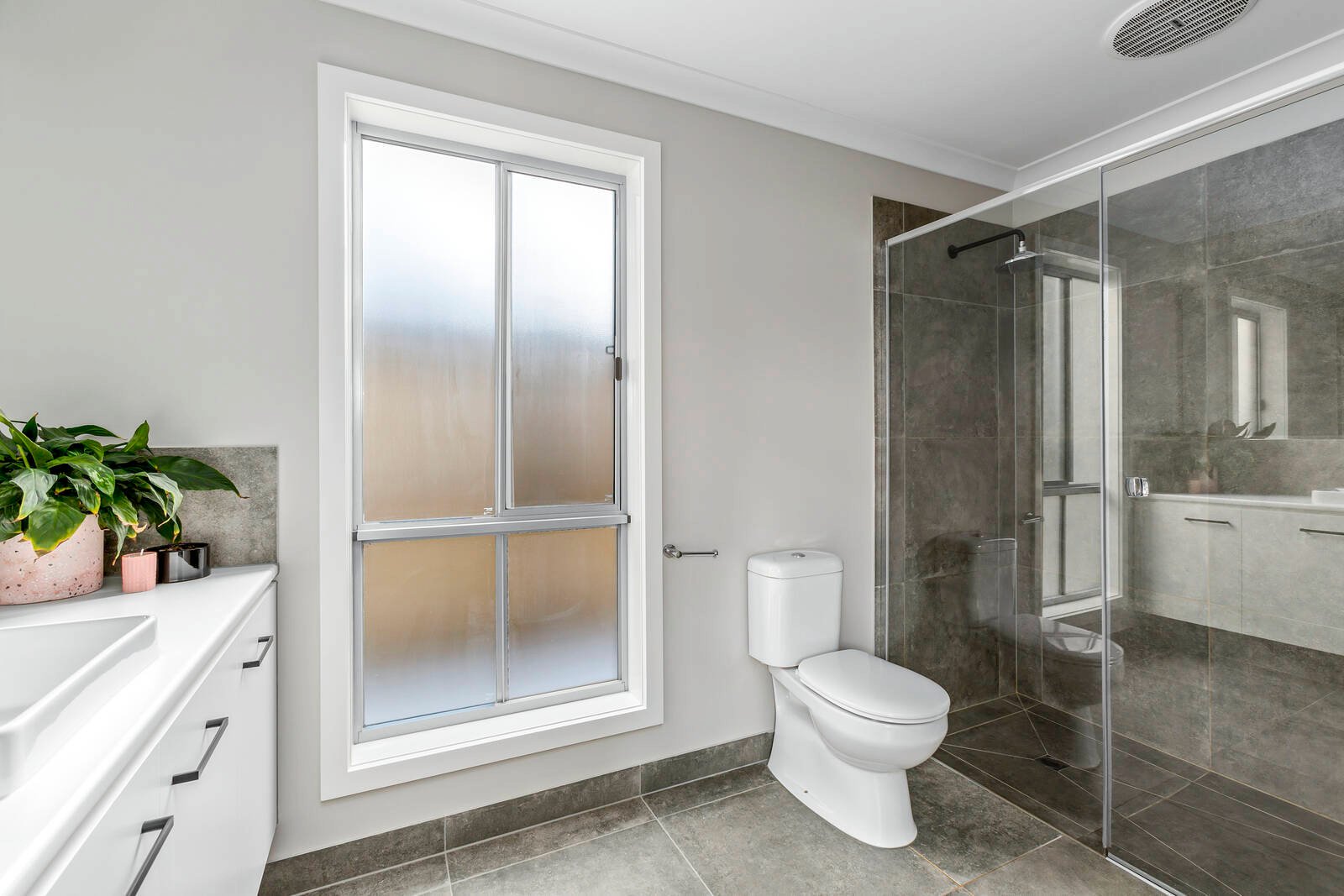 Real Estate and Property in 29 Heritage Mews, Drysdale, VIC