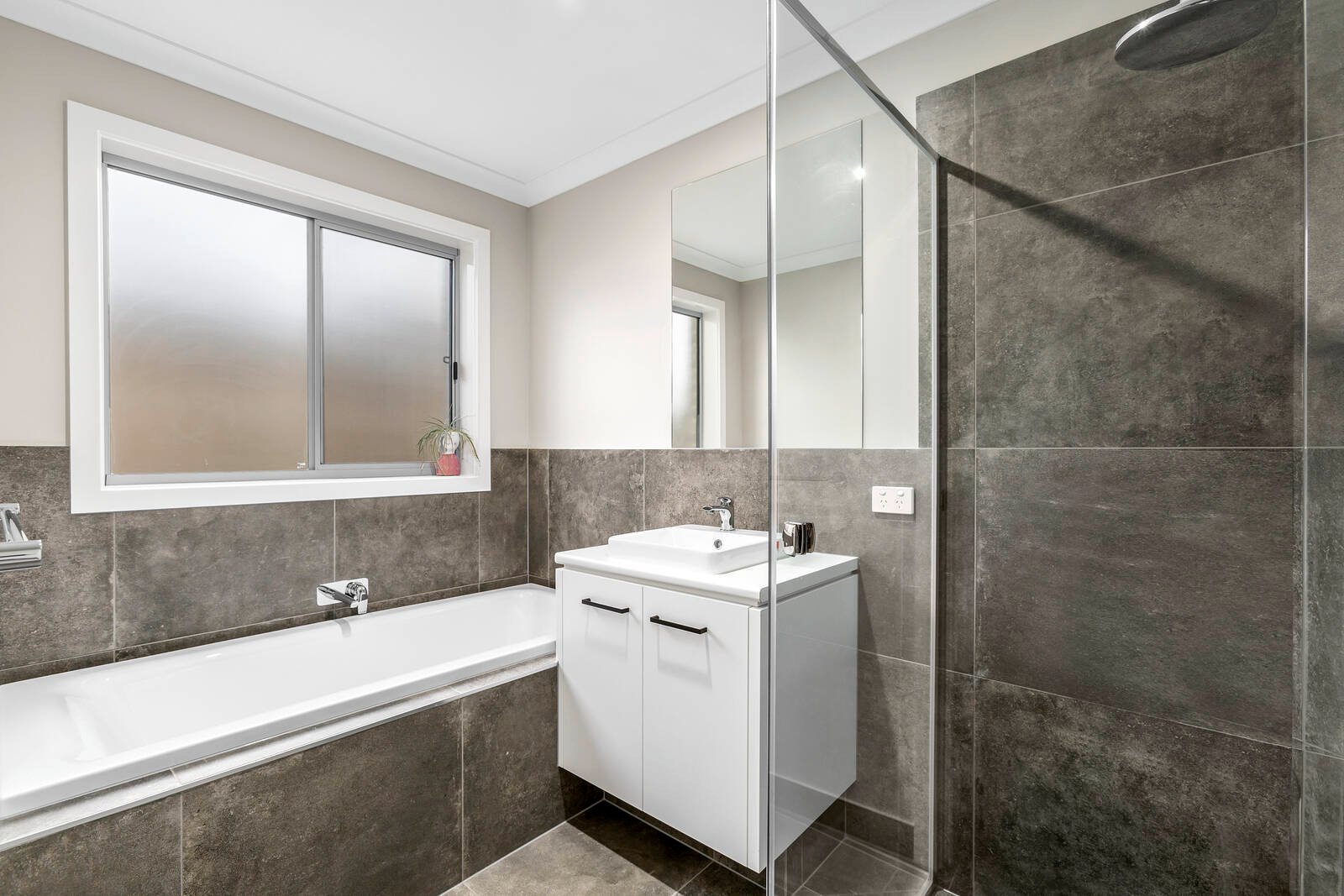 Real Estate and Property in 29 Heritage Mews, Drysdale, VIC