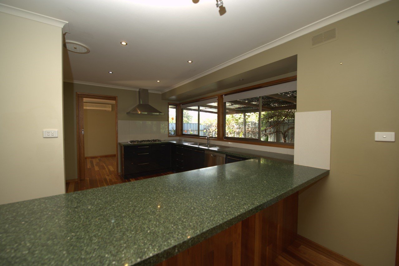 29 Huon Creek Road WODONGA 5