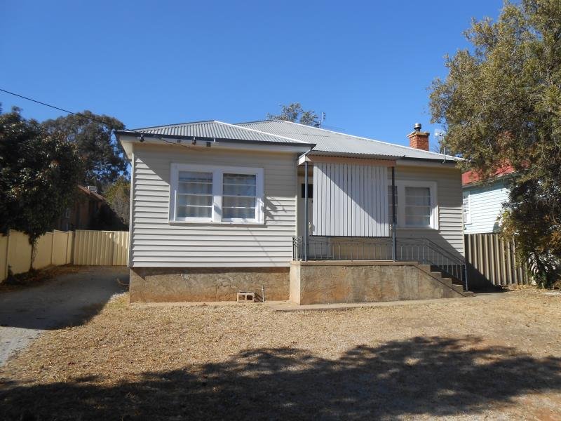 29 Hyman Street TAMWORTH 9