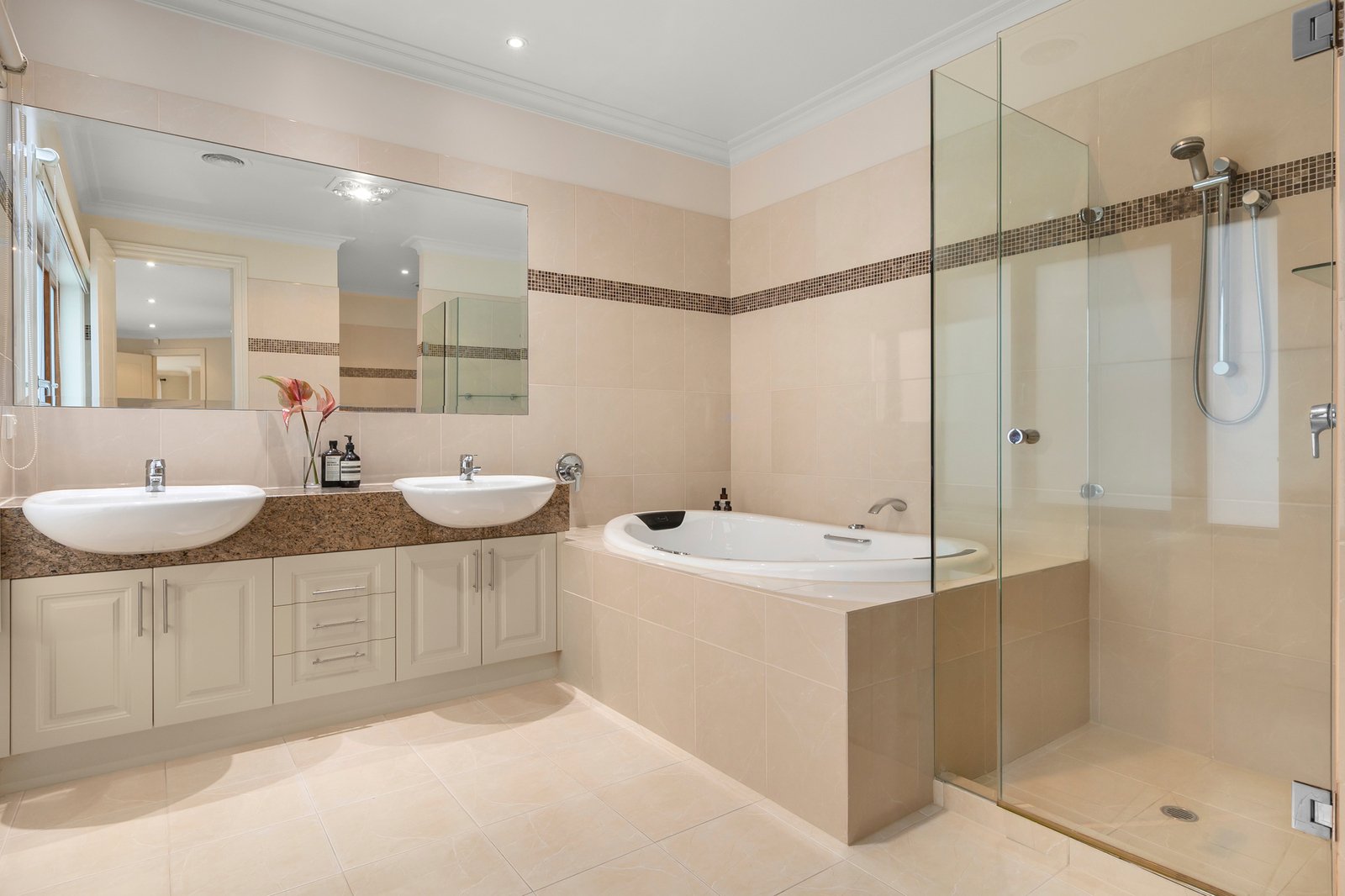29 Irymple Avenue, Glen Iris, 3146