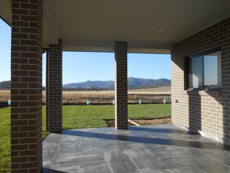 29 Jubata Drive TAMWORTH 9