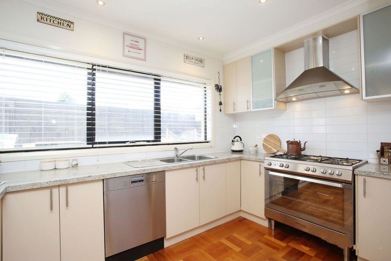 Gallery: 2/9 Kalimna Street