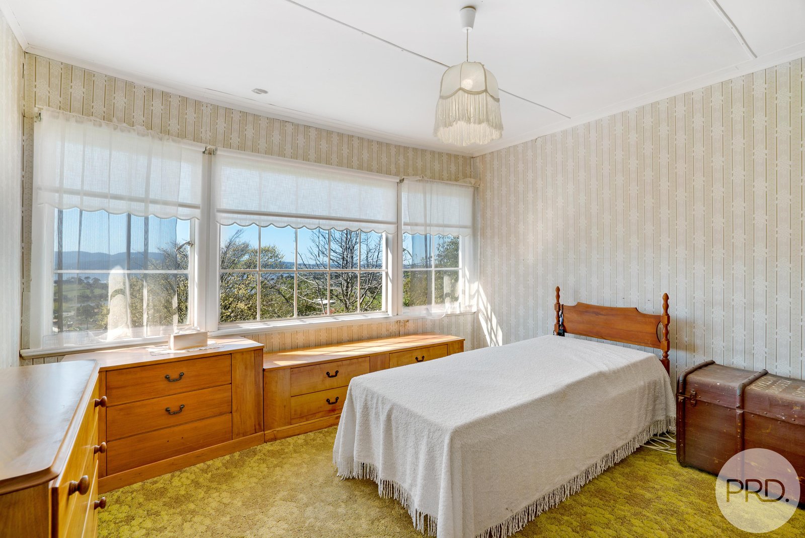 29 Kinarra Crescent CHIGWELL 11