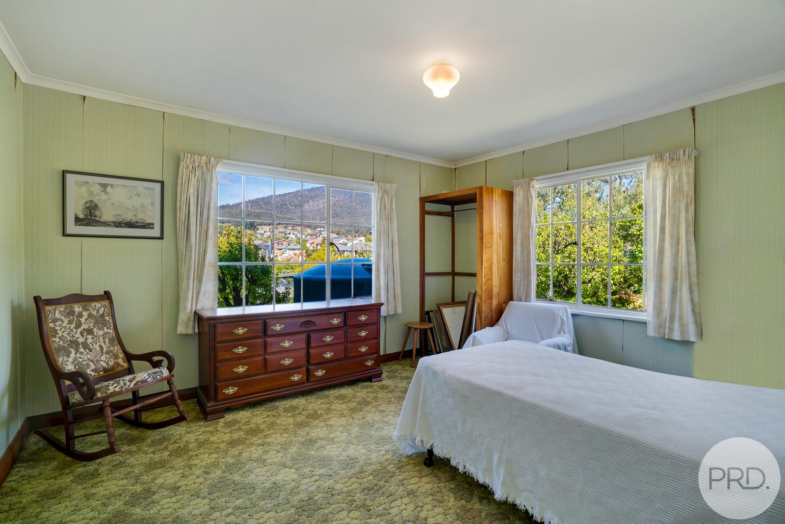 29 Kinarra Crescent CHIGWELL 13