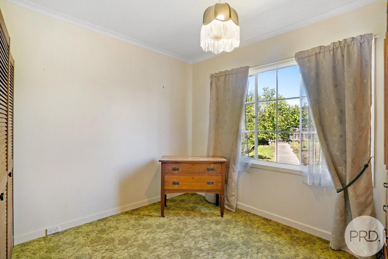 29 Kinarra Crescent CHIGWELL 14