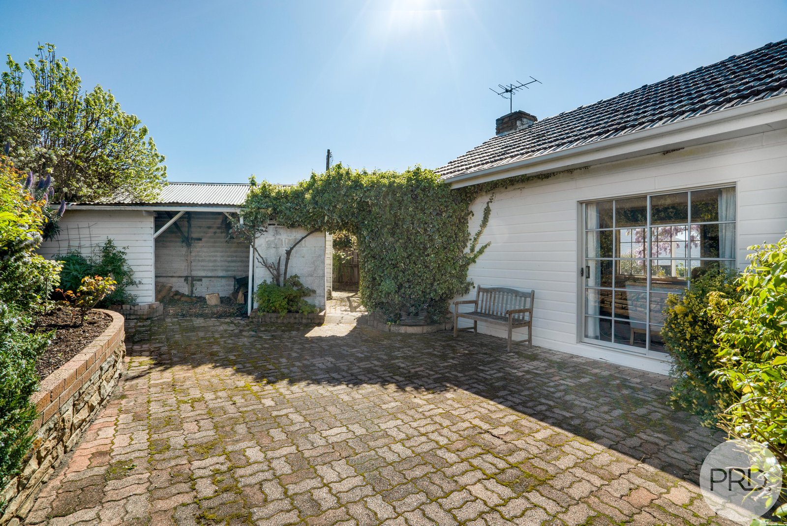 29 Kinarra Crescent CHIGWELL 18