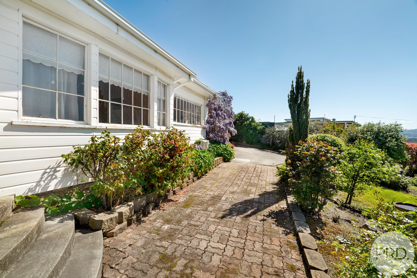 29 Kinarra Crescent CHIGWELL 18