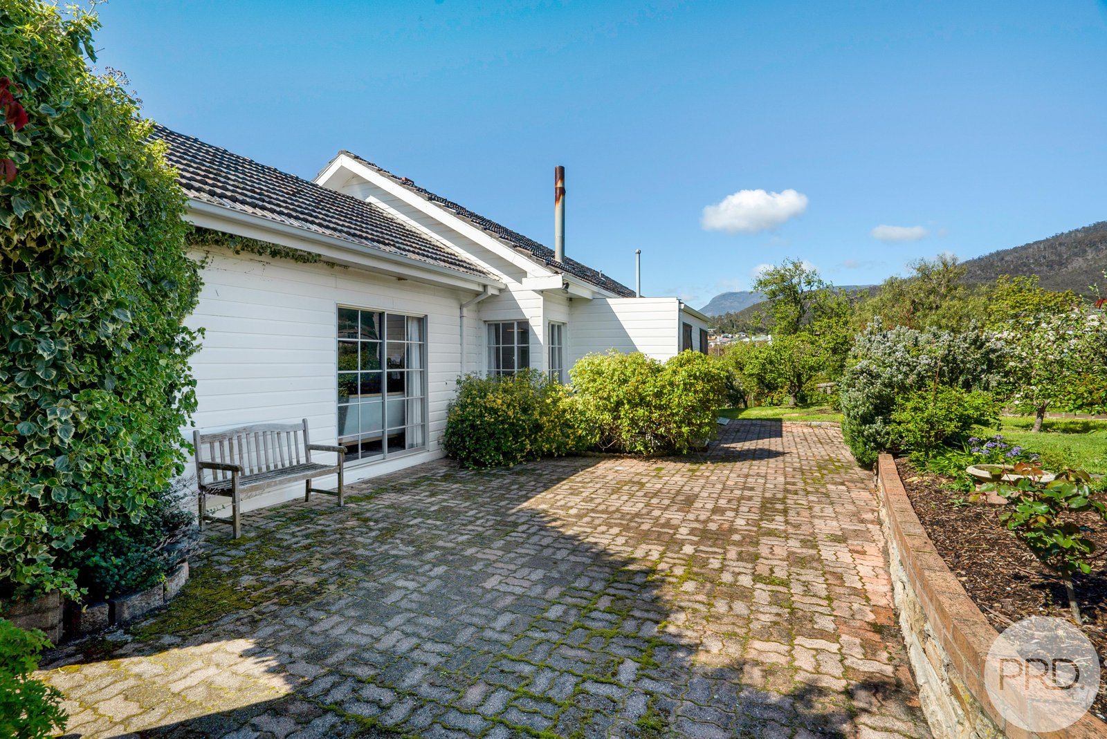 29 Kinarra Crescent CHIGWELL 20