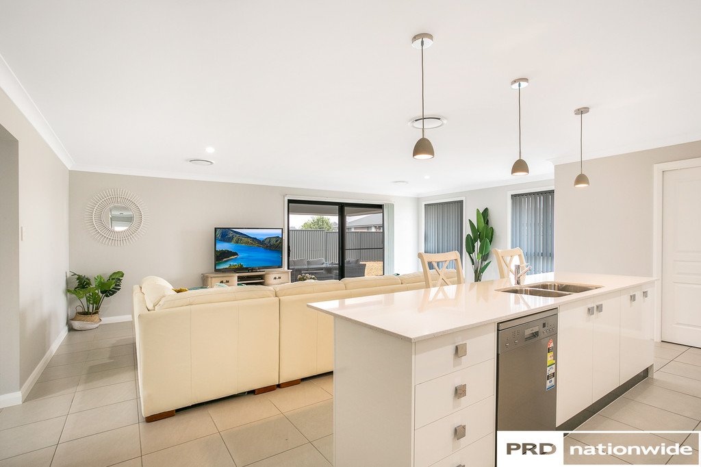 29 Kingham Street TAMWORTH 9