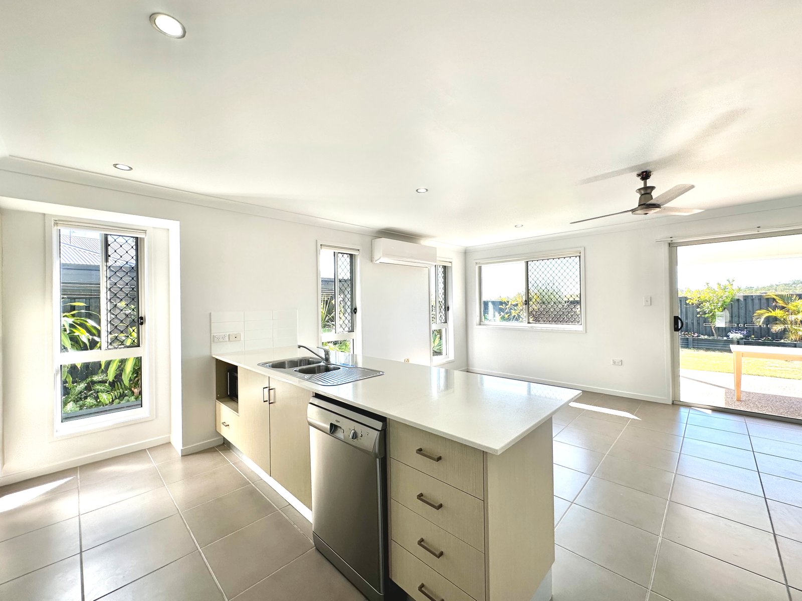 29 Koolivoo Parade BOYNE ISLAND 4