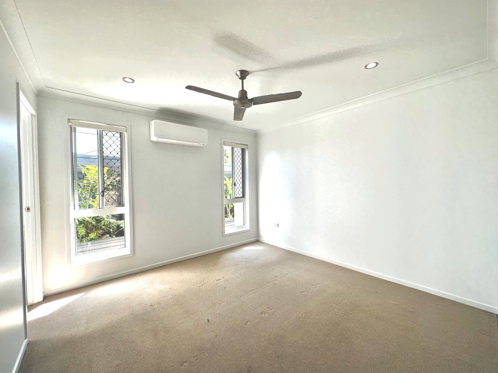 29 Koolivoo Parade BOYNE ISLAND 10