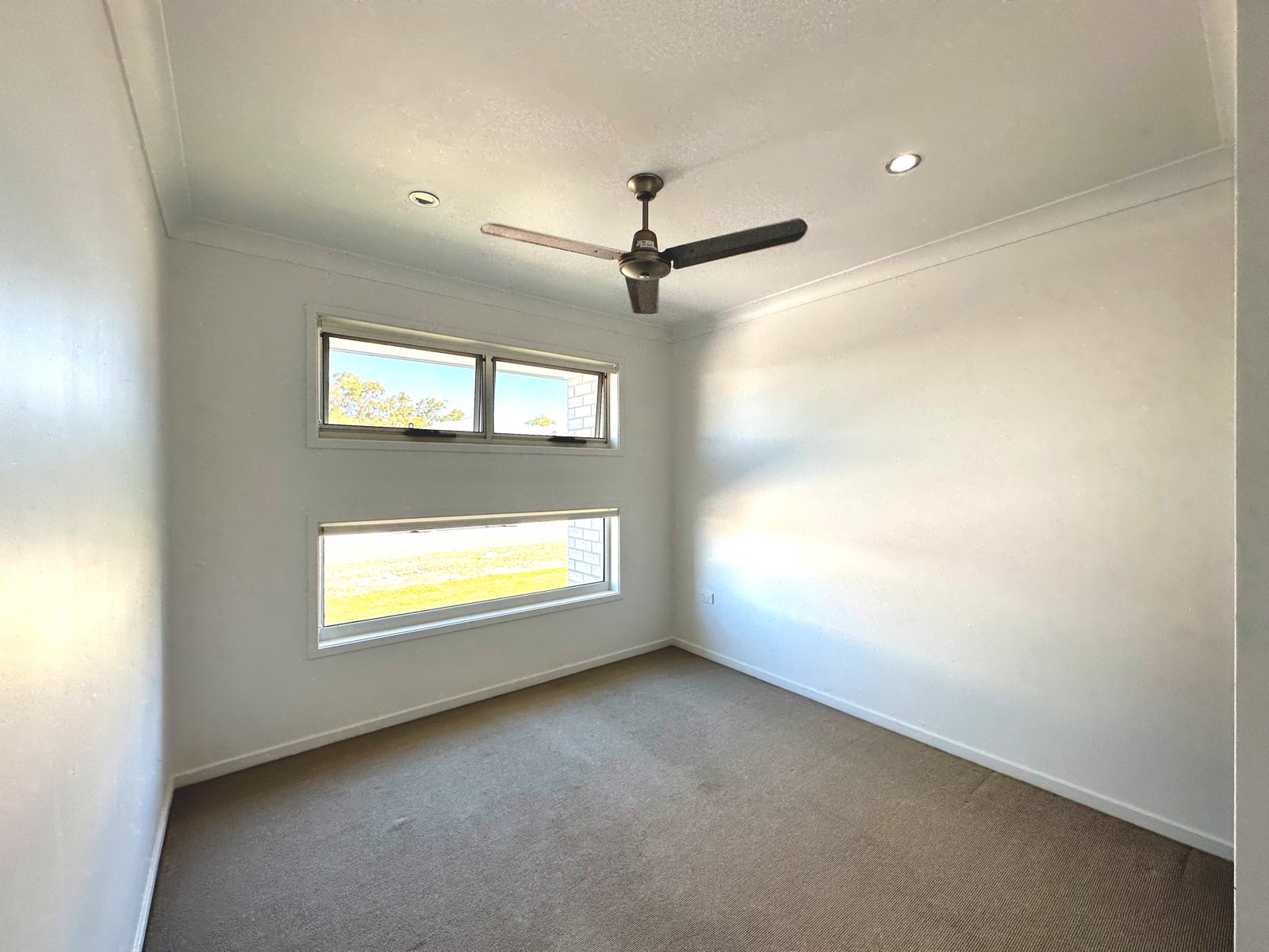 29 Koolivoo Parade BOYNE ISLAND 11