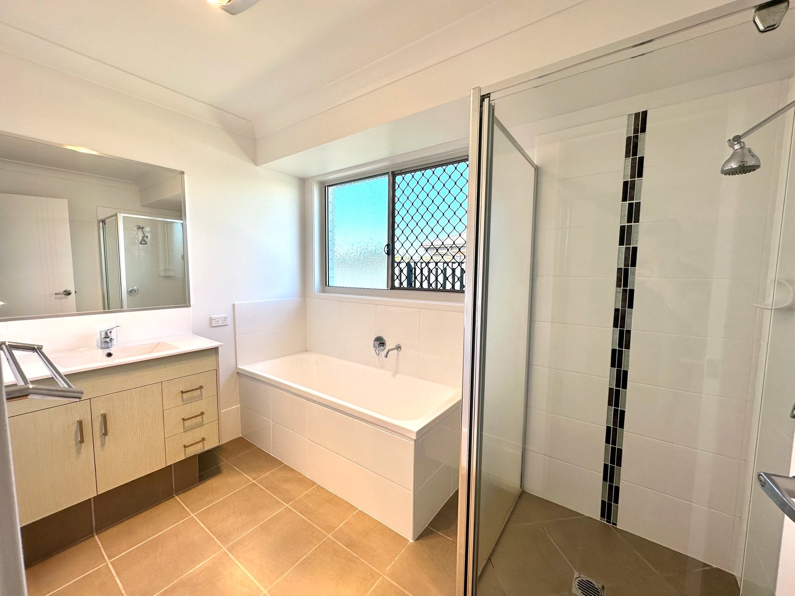 29 Koolivoo Parade BOYNE ISLAND 15