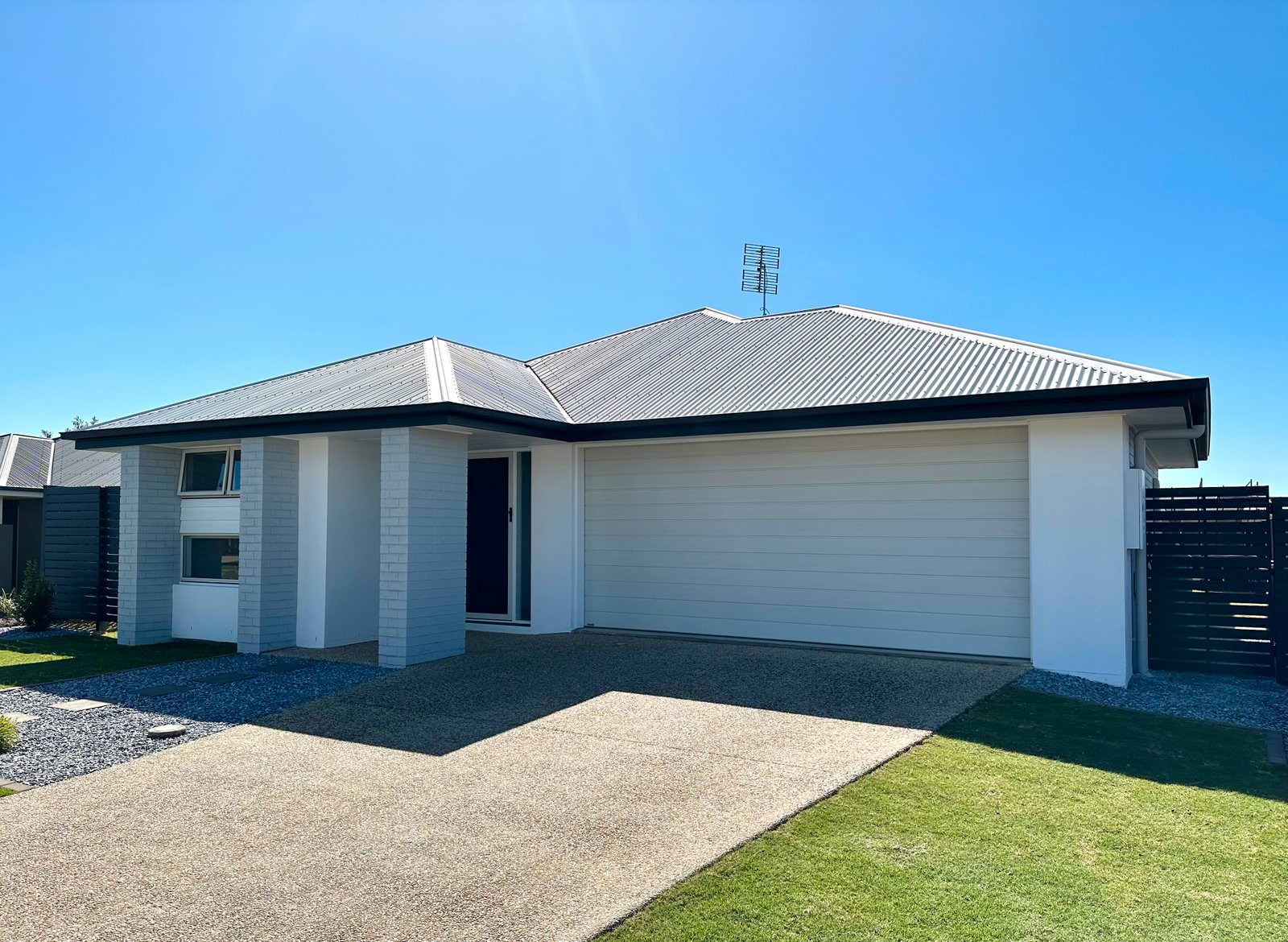 29 Koolivoo Parade BOYNE ISLAND 26