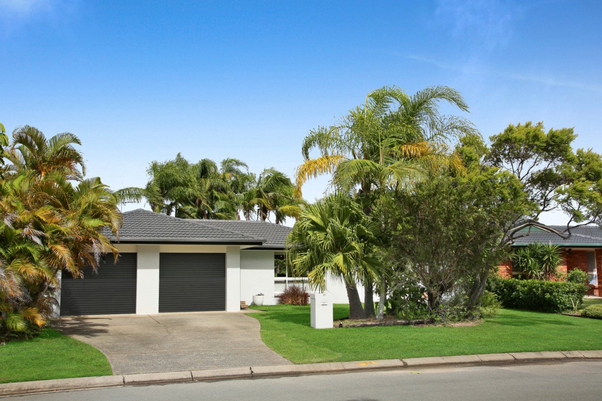 29 Lakeridge Drive Varsity Lakes 1