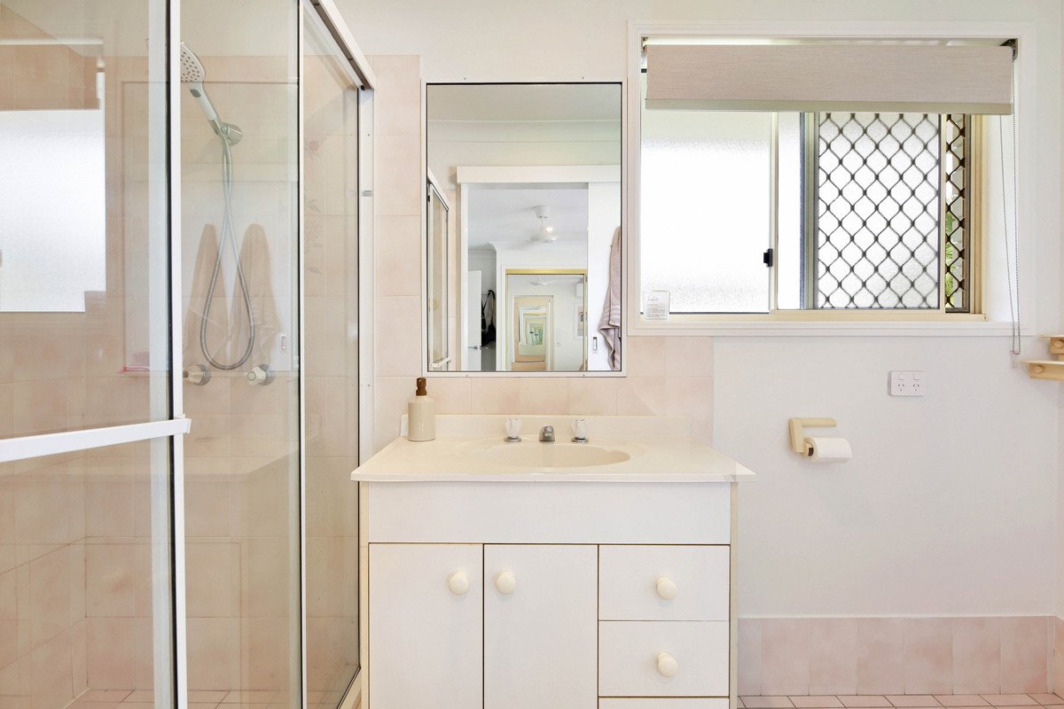 29 Lakeridge Drive Varsity Lakes 11