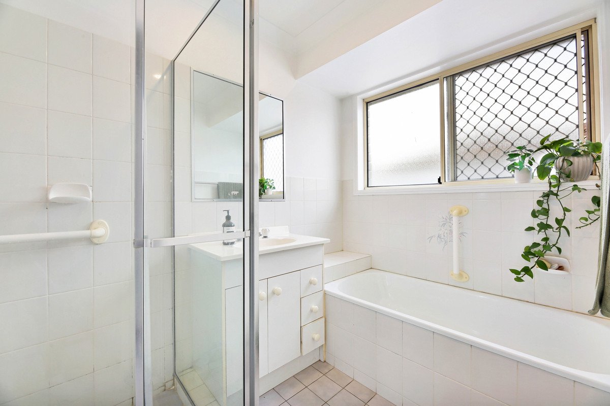 29 Lakeridge Drive Varsity Lakes 14