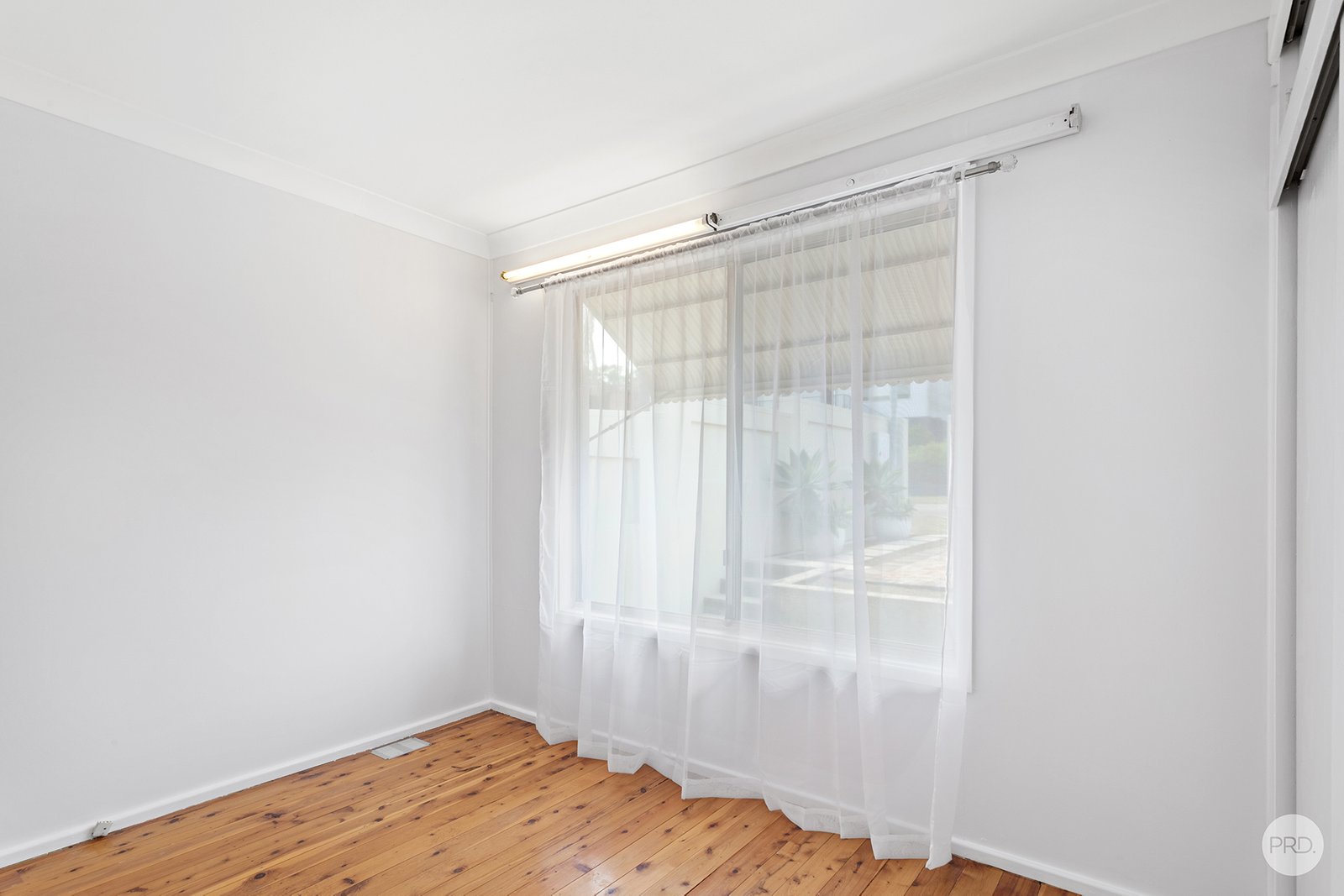 29 Leonard Avenue SHOAL BAY 12
