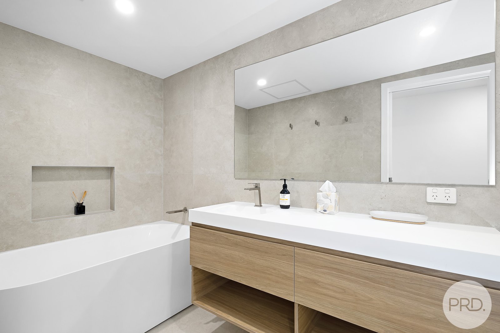 29 Leonard Avenue SHOAL BAY 17