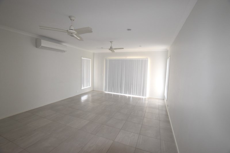 29 Lilyvale Esplanade BOYNE ISLAND 4