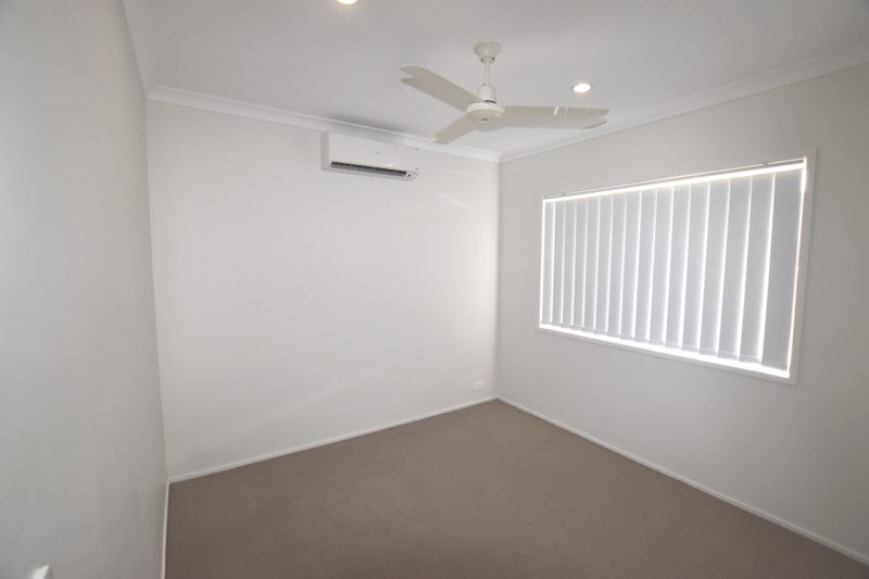29 Lilyvale Esplanade BOYNE ISLAND 7