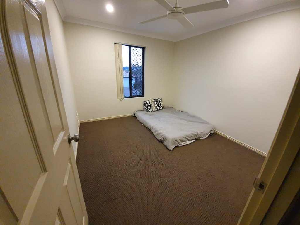 2/9 Magenta Drive VARSITY LAKES 10