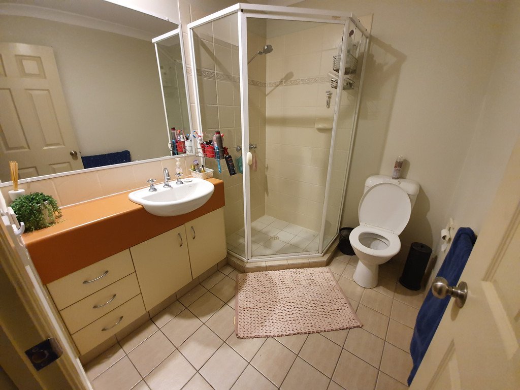 2/9 Magenta Drive VARSITY LAKES 11