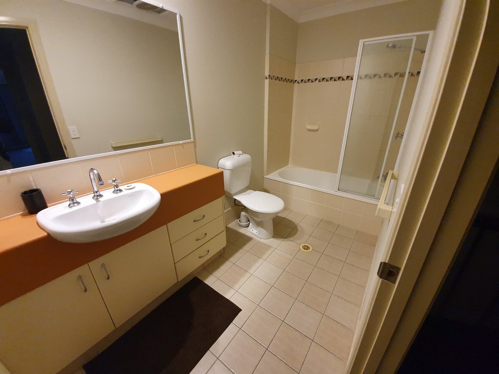 2/9 Magenta Drive VARSITY LAKES 12