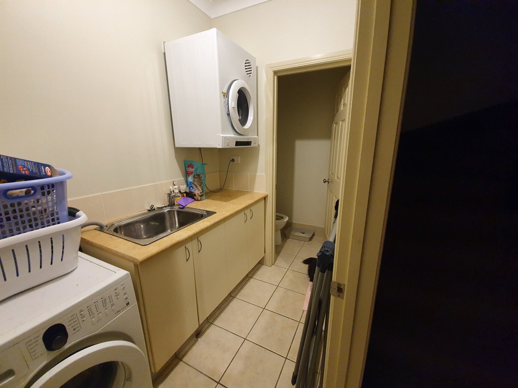 2/9 Magenta Drive VARSITY LAKES 13