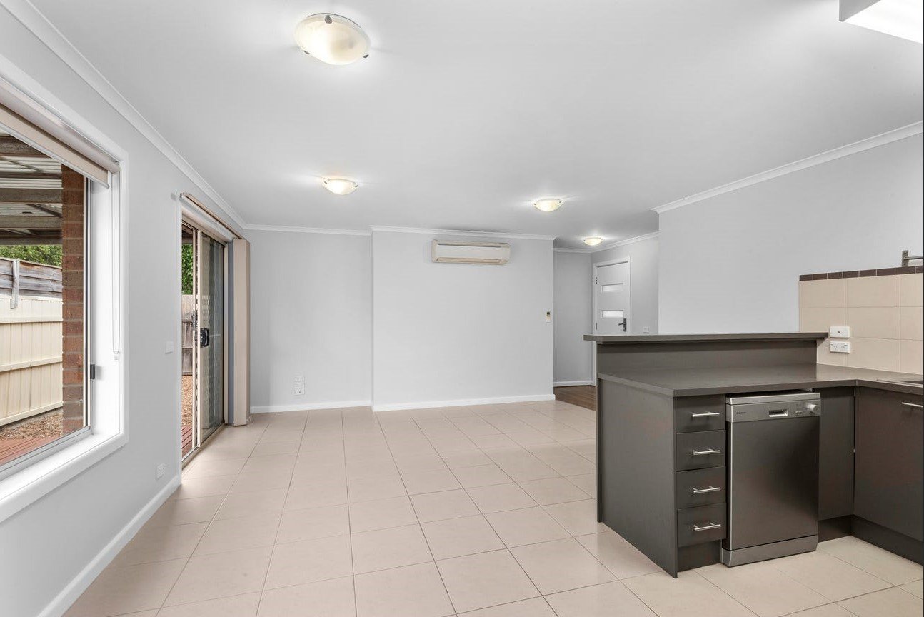 Gallery: 2/9 McNeil Avenue