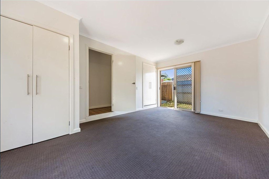 Gallery: 2/9 McNeil Avenue